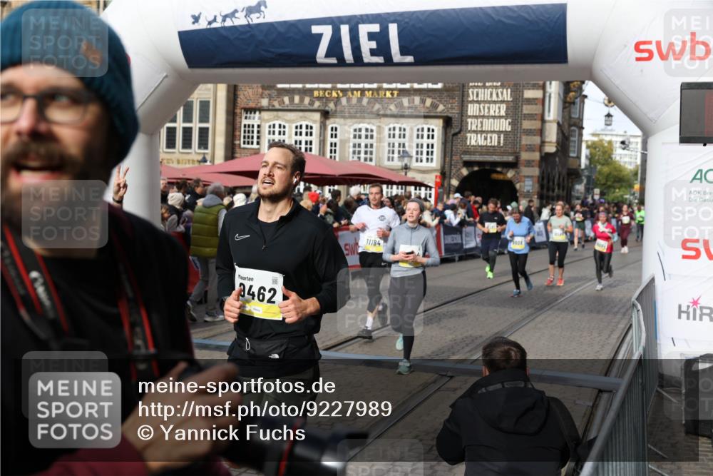 05.10.2025 - 20. swb-Marathon Bremen Yannick Fuchs http://msf.ph/oto/9227989 05.10.2025 10:58:27 Ziel 7077, 9174, 9462, 9608, 9952, 10084, 10368, 10586, 10786, 11049, 11184, 11495, 11562, 11724 meine-sportfotos.de