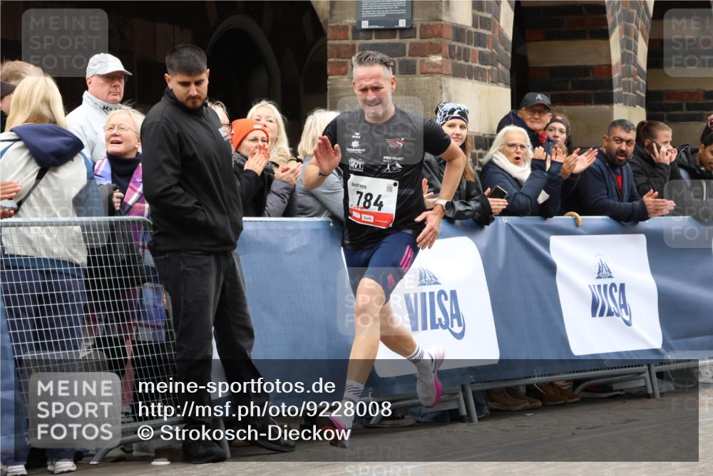 05.10.2025 - 20. swb-Marathon Bremen Strokosch-Dieckow http://msf.ph/oto/9228008 05.10.2025 12:25:21 Ziel 784 meine-sportfotos.de