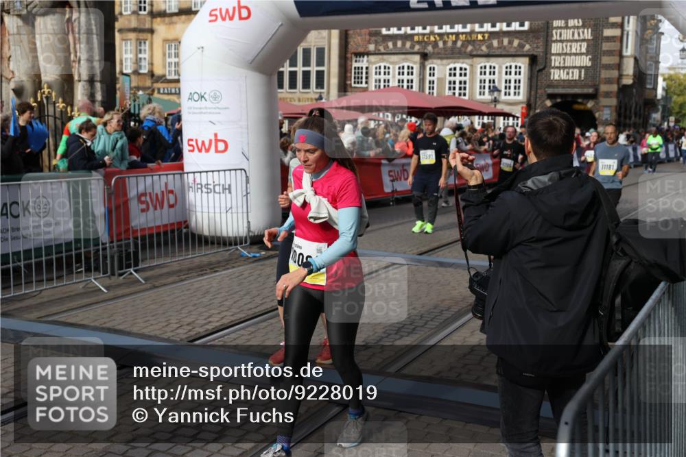 05.10.2025 - 20. swb-Marathon Bremen Yannick Fuchs http://msf.ph/oto/9228019 05.10.2025 10:58:32 Ziel 9174, 9433, 9462, 9608, 9820, 10084, 10368, 10586, 10786, 11049, 11181, 11184, 11291, 11495, 11591, 11700, 11724 meine-sportfotos.de