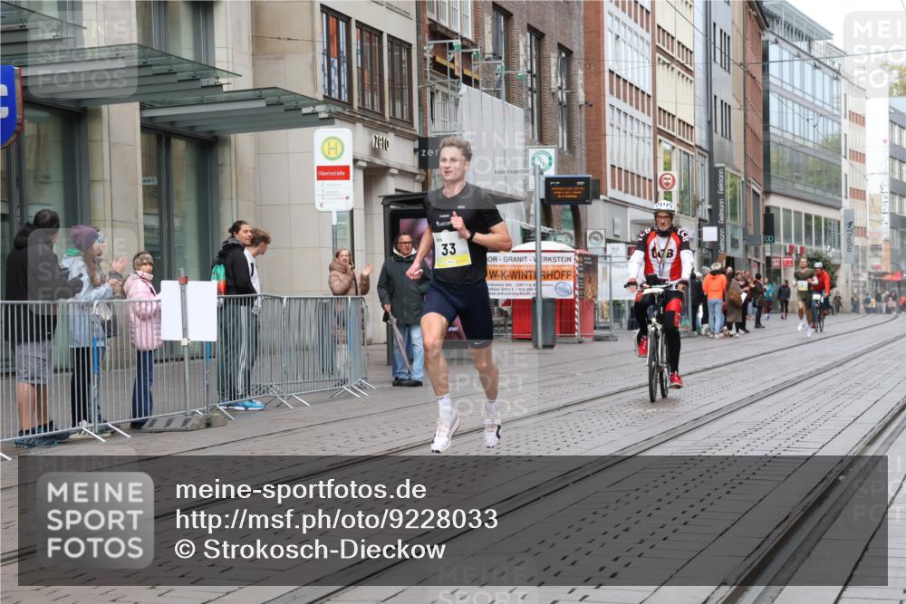 05.10.2025 - 20. swb-Marathon Bremen Strokosch-Dieckow http://msf.ph/oto/9228033 05.10.2025 10:28:12 Ziel 2, 33, 2, 33 meine-sportfotos.de