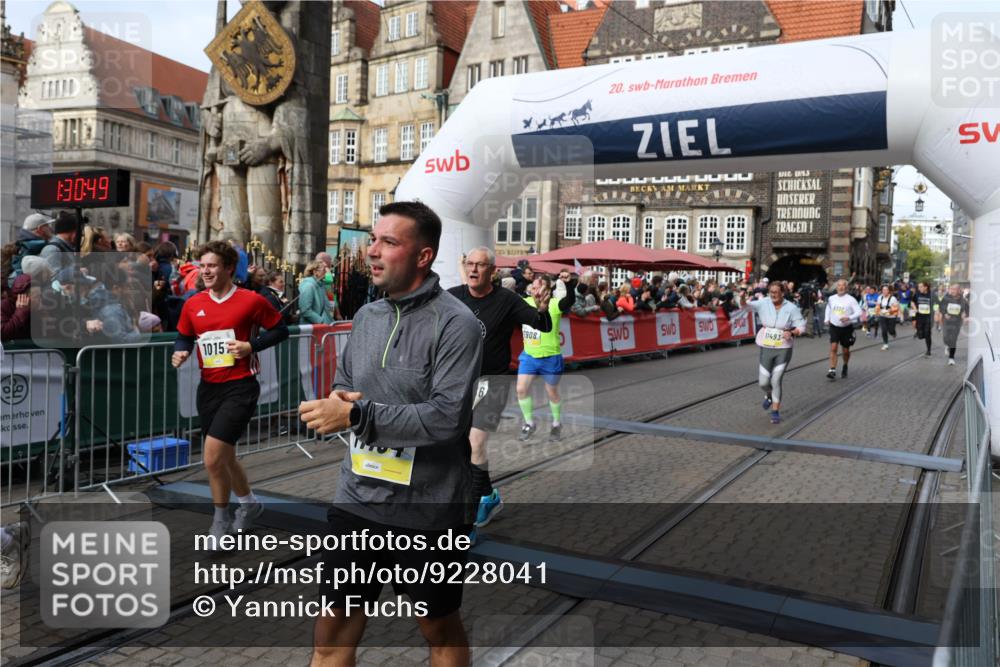 05.10.2025 - 20. swb-Marathon Bremen Yannick Fuchs http://msf.ph/oto/9228041 05.10.2025 11:01:39 Ziel 7908, 9278, 9286, 9322, 9371, 10056, 10157, 10324, 10336, 11194, 11493, 11633 meine-sportfotos.de