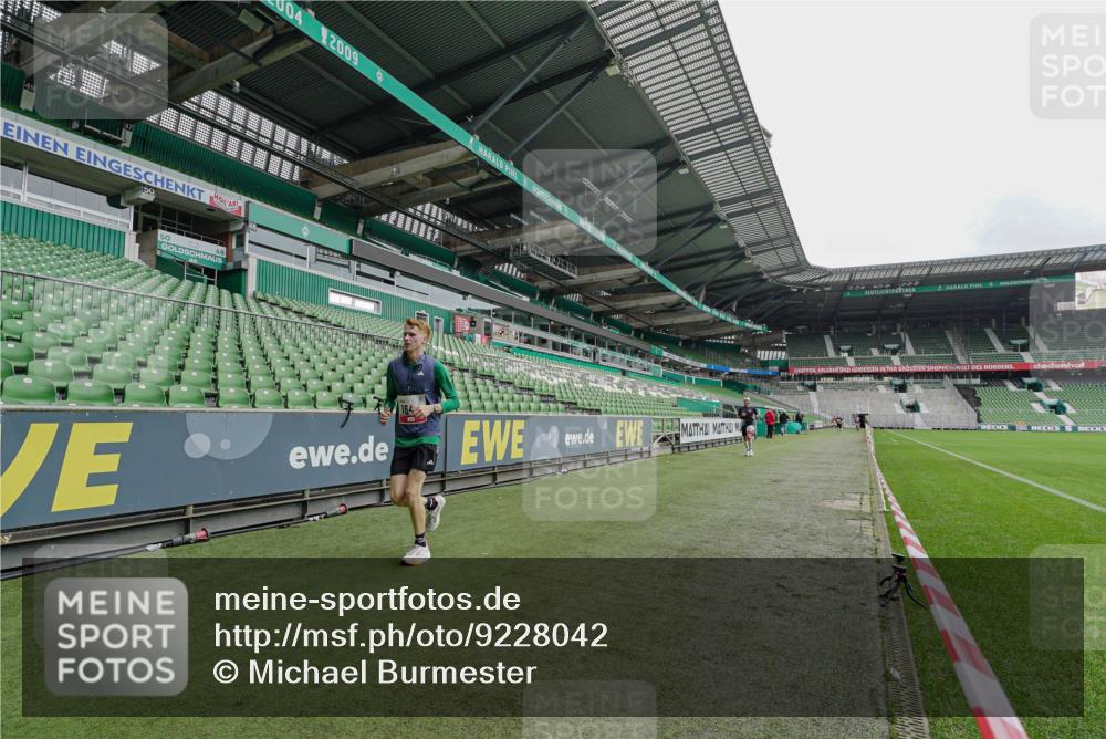 05.10.2025 - 20. swb-Marathon Bremen Michael Burmester http://msf.ph/oto/9228042 05.10.2025 12:25:47 Laufen im Stadion 153, 263, 364, 438, 559, 923, 1068, 1077, 1162, 1289, 1643, 1921, 1539 meine-sportfotos.de