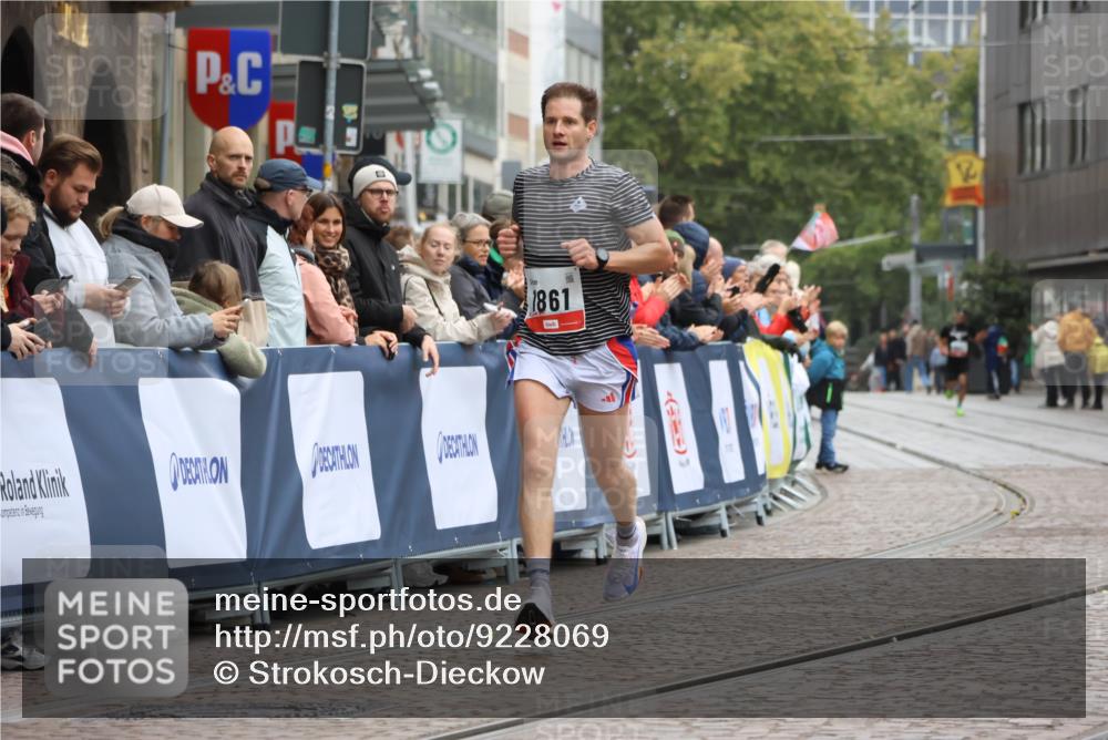 05.10.2025 - 20. swb-Marathon Bremen Strokosch-Dieckow http://msf.ph/oto/9228069 05.10.2025 12:25:48 Ziel 535, 1861 meine-sportfotos.de