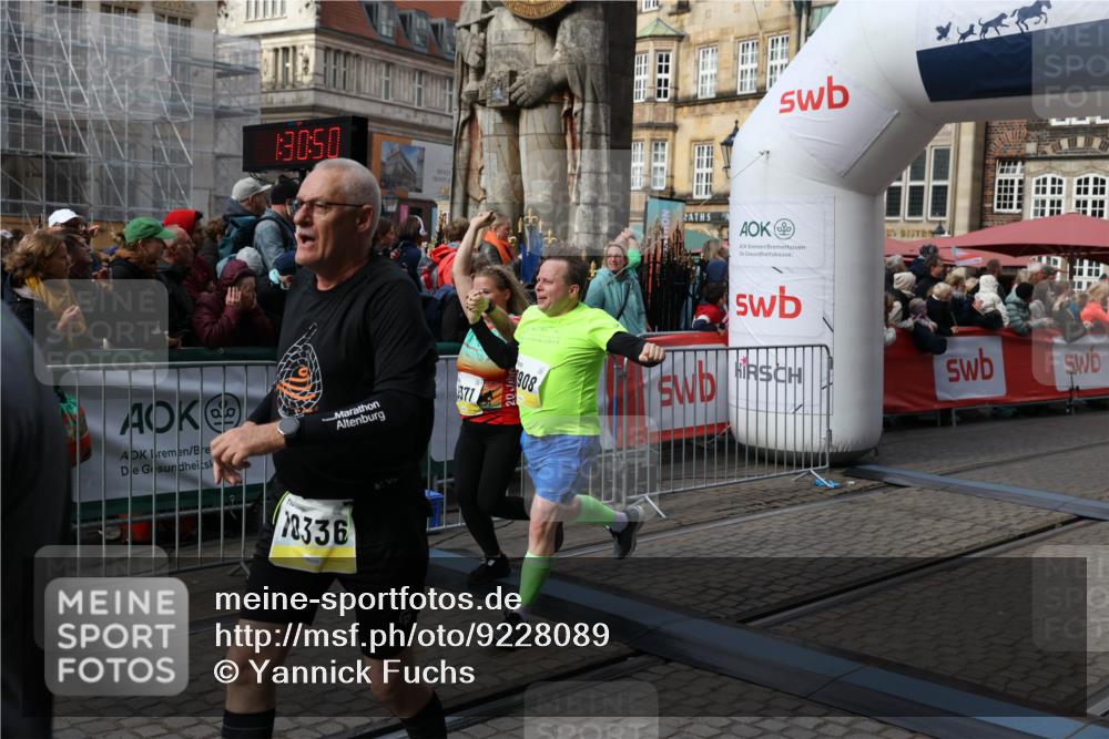 05.10.2025 - 20. swb-Marathon Bremen Yannick Fuchs http://msf.ph/oto/9228089 05.10.2025 11:01:40 Ziel 7908, 9278, 9286, 9322, 9371, 10030, 10056, 10157, 10324, 10336, 11194, 11223, 11493, 11633 meine-sportfotos.de