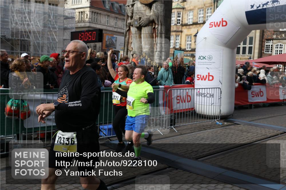 05.10.2025 - 20. swb-Marathon Bremen Yannick Fuchs http://msf.ph/oto/9228100 05.10.2025 11:01:40 Ziel 7908, 9278, 9286, 9322, 9371, 10030, 10056, 10157, 10324, 10336, 11194, 11223, 11493, 11633 meine-sportfotos.de