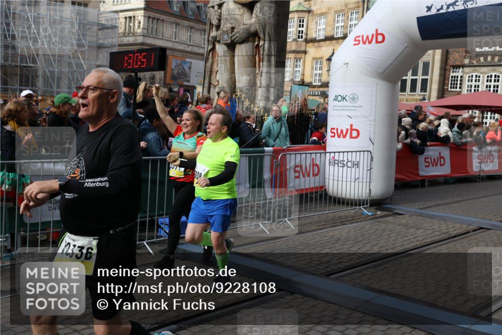 05.10.2025 - 20. swb-Marathon Bremen Yannick Fuchs http://msf.ph/oto/9228108 05.10.2025 11:01:40 Ziel 7908, 9278, 9286, 9322, 9371, 10030, 10056, 10157, 10324, 10336, 11194, 11223, 11493, 11633 meine-sportfotos.de