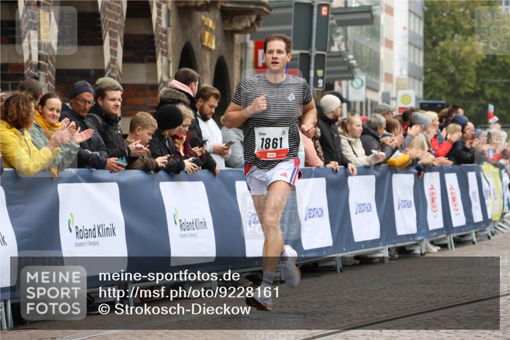 05.10.2025 - 20. swb-Marathon Bremen Strokosch-Dieckow http://msf.ph/oto/9228161 05.10.2025 12:25:49 Ziel 535, 1861 meine-sportfotos.de