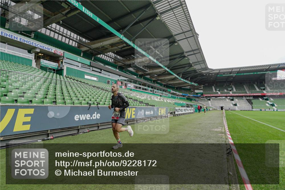 05.10.2025 - 20. swb-Marathon Bremen Michael Burmester http://msf.ph/oto/9228172 05.10.2025 12:27:55 Laufen im Stadion 258, 303, 593, 758, 1249, 1303, 1334, 1668, 1687, 2175, 1700 meine-sportfotos.de