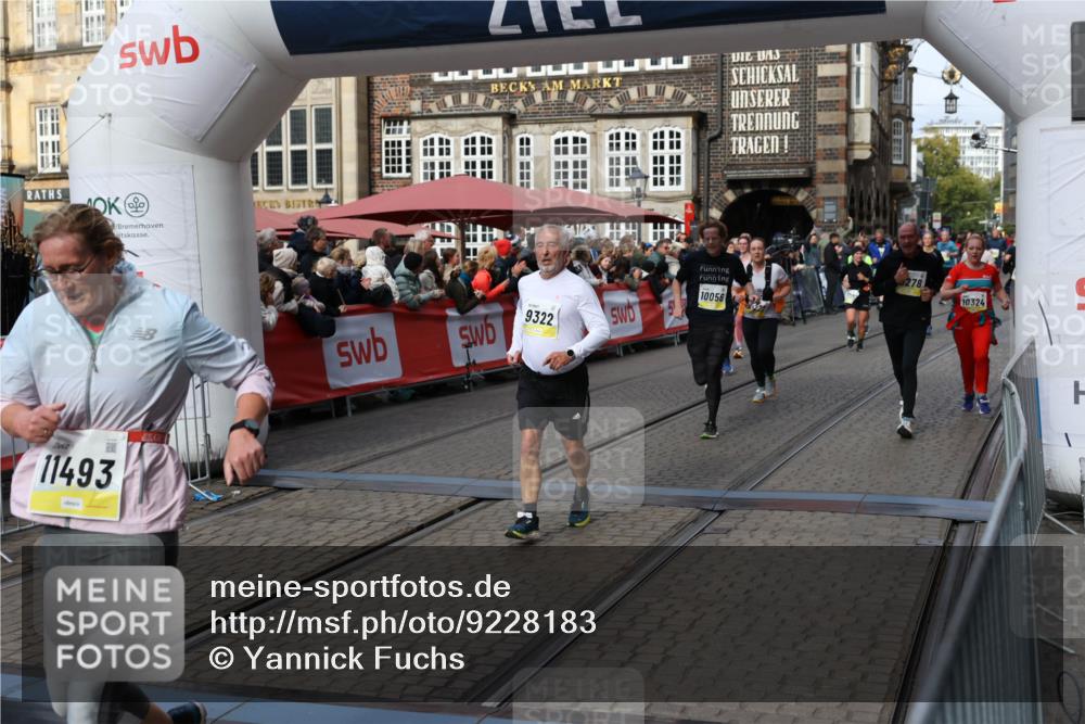 05.10.2025 - 20. swb-Marathon Bremen Yannick Fuchs http://msf.ph/oto/9228183 05.10.2025 11:01:41 Ziel 7908, 9278, 9286, 9322, 9371, 9432, 10030, 10056, 10157, 10324, 10336, 11194, 11223, 11493, 11633 meine-sportfotos.de