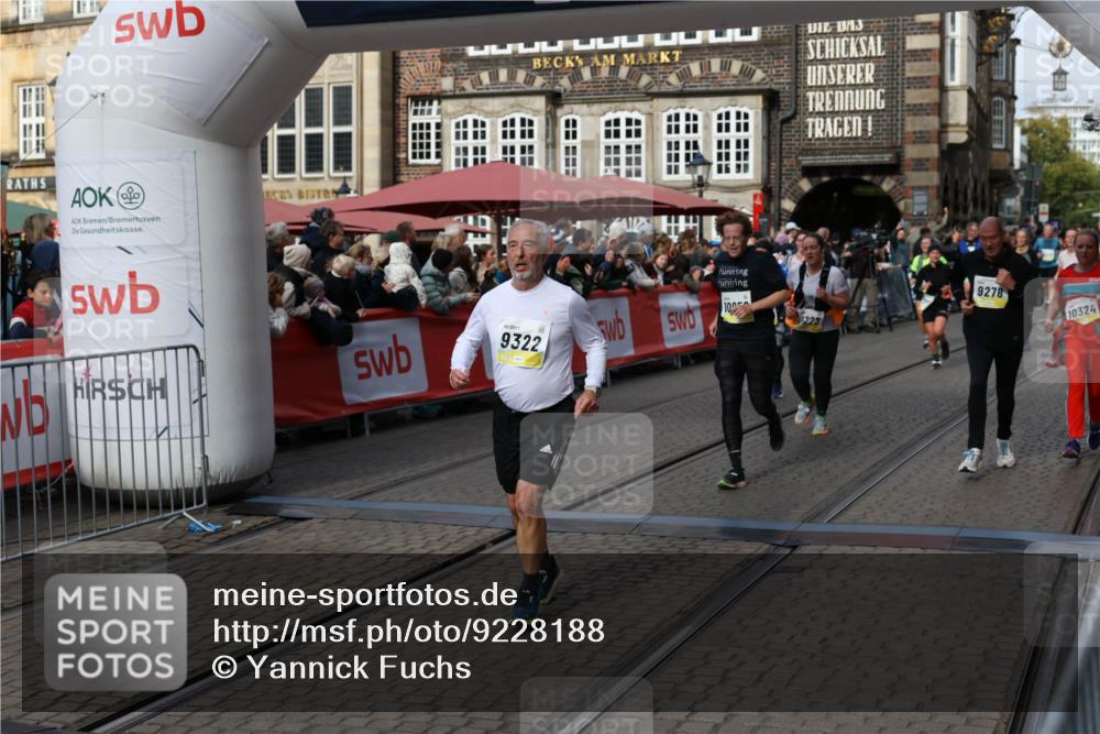05.10.2025 - 20. swb-Marathon Bremen Yannick Fuchs http://msf.ph/oto/9228188 05.10.2025 11:01:42 Ziel 7908, 9278, 9286, 9322, 9371, 9432, 10030, 10056, 10157, 10324, 10336, 10562, 11194, 11223, 11463, 11493, 11732, 11733 meine-sportfotos.de