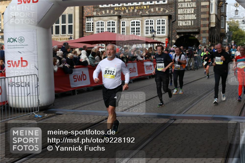 05.10.2025 - 20. swb-Marathon Bremen Yannick Fuchs http://msf.ph/oto/9228192 05.10.2025 11:01:42 Ziel 7908, 9278, 9286, 9322, 9371, 9432, 10030, 10056, 10157, 10324, 10336, 10562, 11194, 11223, 11463, 11493, 11732, 11733 meine-sportfotos.de