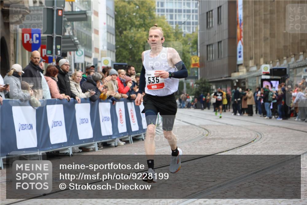 05.10.2025 - 20. swb-Marathon Bremen Strokosch-Dieckow http://msf.ph/oto/9228199 05.10.2025 12:25:53 Ziel 535, 1861 meine-sportfotos.de