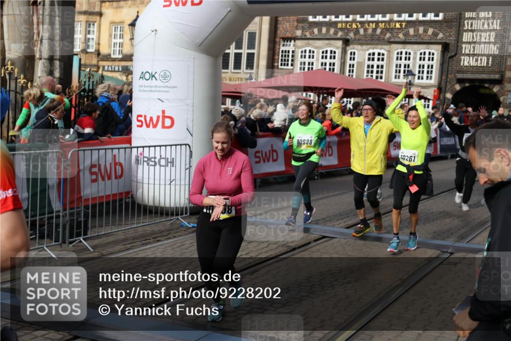 05.10.2025 - 20. swb-Marathon Bremen Yannick Fuchs http://msf.ph/oto/9228202 05.10.2025 10:58:40 Ziel 9430, 9433, 9472, 9766, 9820, 9913, 10049, 10055, 10261, 10285, 10408, 10513, 10936, 10988, 11291, 11591, 11700 meine-sportfotos.de