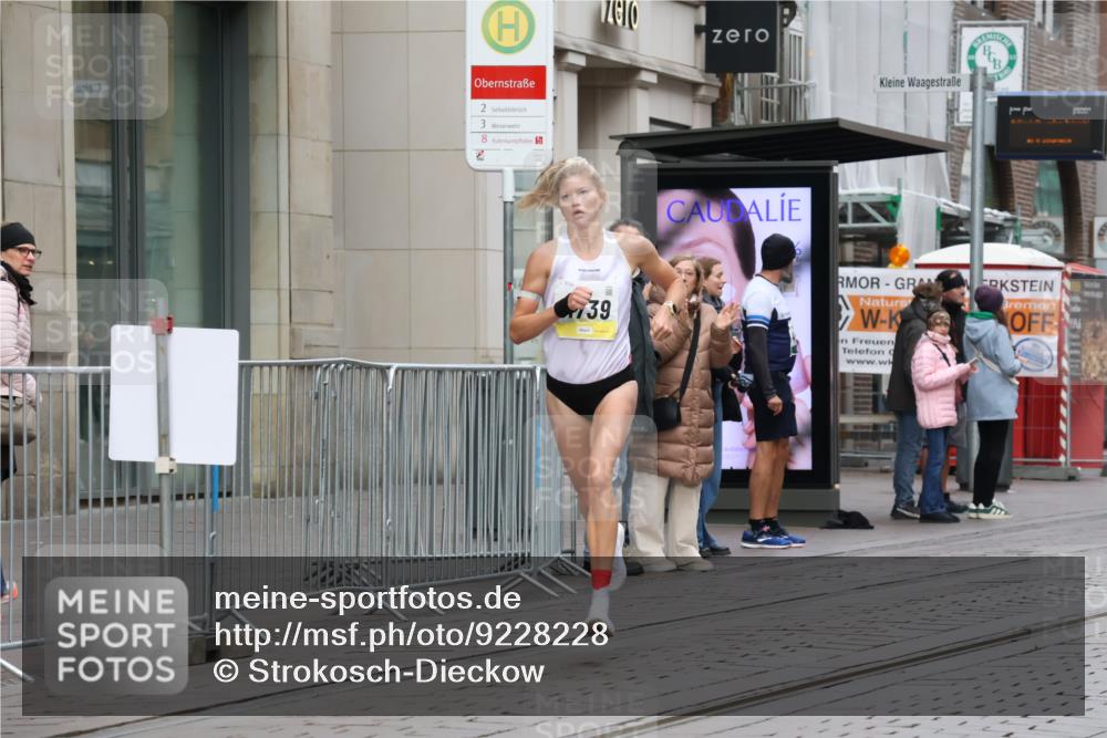 05.10.2025 - 20. swb-Marathon Bremen Strokosch-Dieckow http://msf.ph/oto/9228228 05.10.2025 10:30:37 Ziel  meine-sportfotos.de