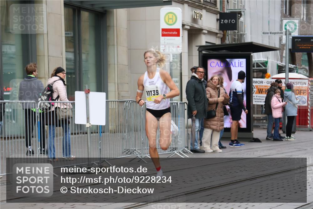 05.10.2025 - 20. swb-Marathon Bremen Strokosch-Dieckow http://msf.ph/oto/9228234 05.10.2025 10:30:38 Ziel  meine-sportfotos.de