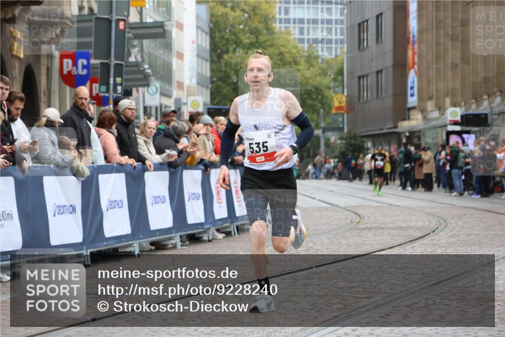 05.10.2025 - 20. swb-Marathon Bremen Strokosch-Dieckow http://msf.ph/oto/9228240 05.10.2025 12:25:54 Ziel 535 meine-sportfotos.de