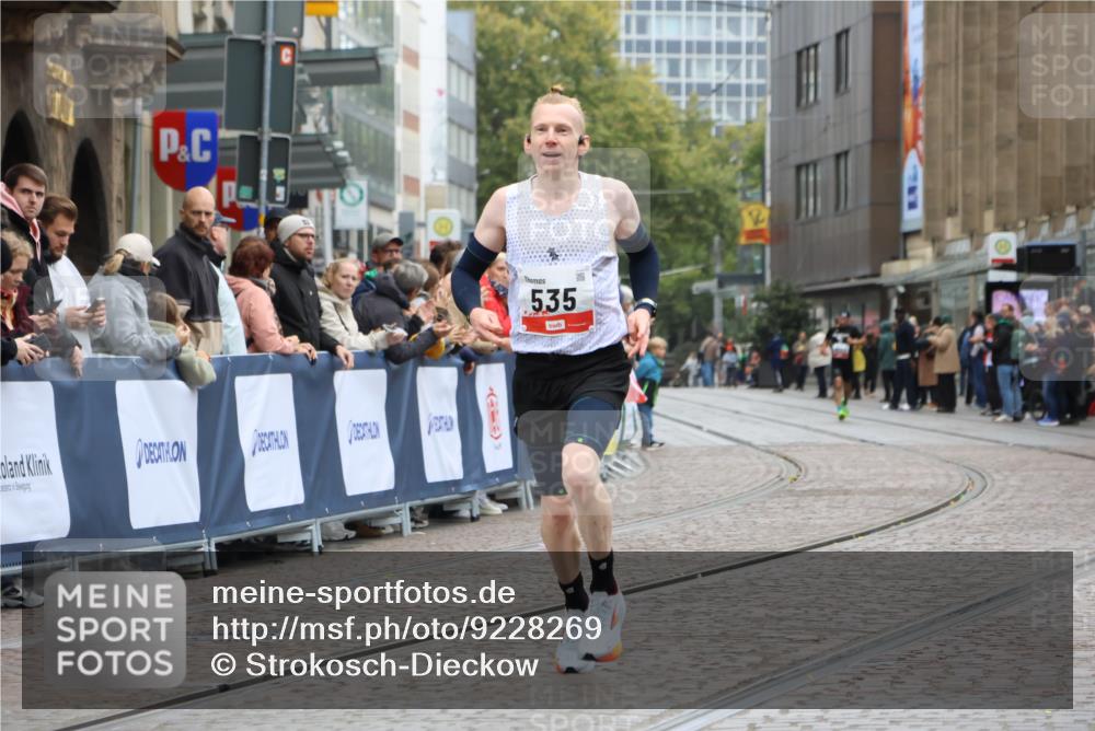 05.10.2025 - 20. swb-Marathon Bremen Strokosch-Dieckow http://msf.ph/oto/9228269 05.10.2025 12:25:54 Ziel 535 meine-sportfotos.de