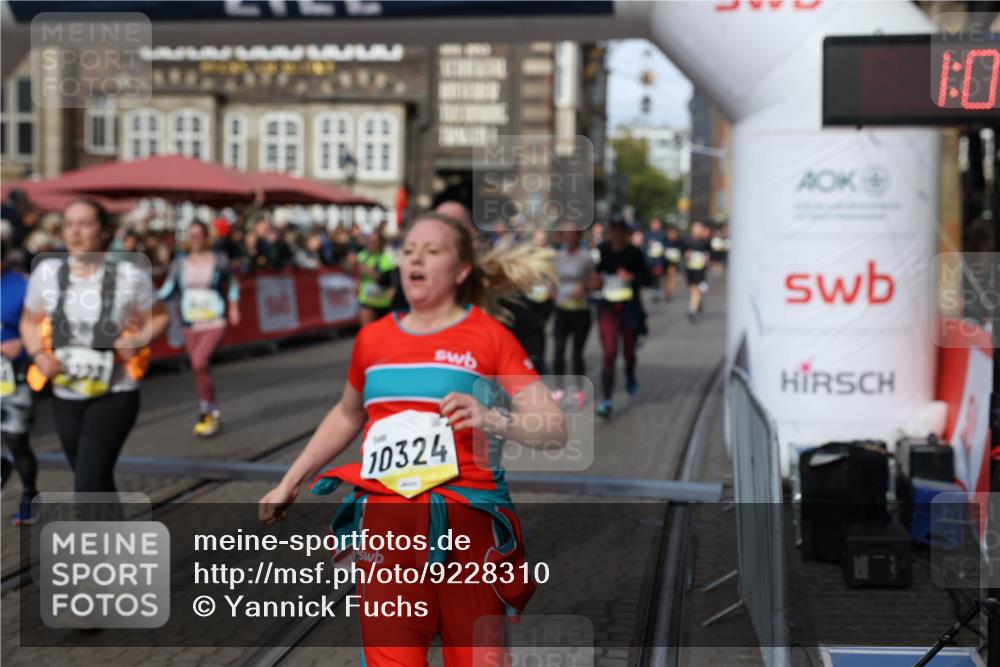 05.10.2025 - 20. swb-Marathon Bremen Yannick Fuchs http://msf.ph/oto/9228310 05.10.2025 11:01:44 Ziel 7908, 9278, 9322, 9371, 9432, 10026, 10030, 10056, 10157, 10324, 10336, 10562, 11223, 11463, 11493, 11732, 11733 meine-sportfotos.de