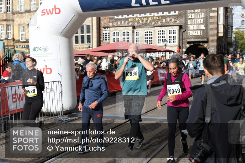 05.10.2025 - 20. swb-Marathon Bremen Yannick Fuchs http://msf.ph/oto/9228312 05.10.2025 10:58:45 Ziel 7163, 9359, 9430, 9472, 9529, 9714, 9766, 9913, 10049, 10261, 10285, 10408, 10513, 10527, 10591, 10679, 10871, 10936, 10988, 11078 meine-sportfotos.de