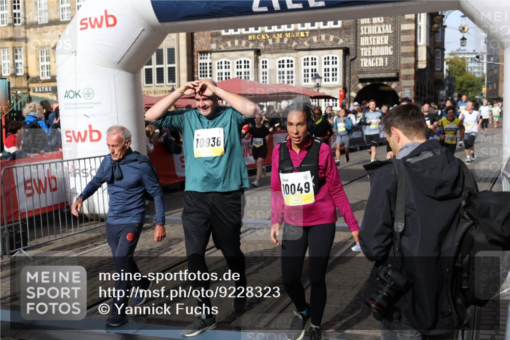 05.10.2025 - 20. swb-Marathon Bremen Yannick Fuchs http://msf.ph/oto/9228323 05.10.2025 10:58:46 Ziel 7163, 8585, 9359, 9370, 9430, 9472, 9529, 9622, 9714, 9766, 9913, 10049, 10261, 10285, 10513, 10527, 10591, 10679, 10871, 10936, 10988, 11078 meine-sportfotos.de