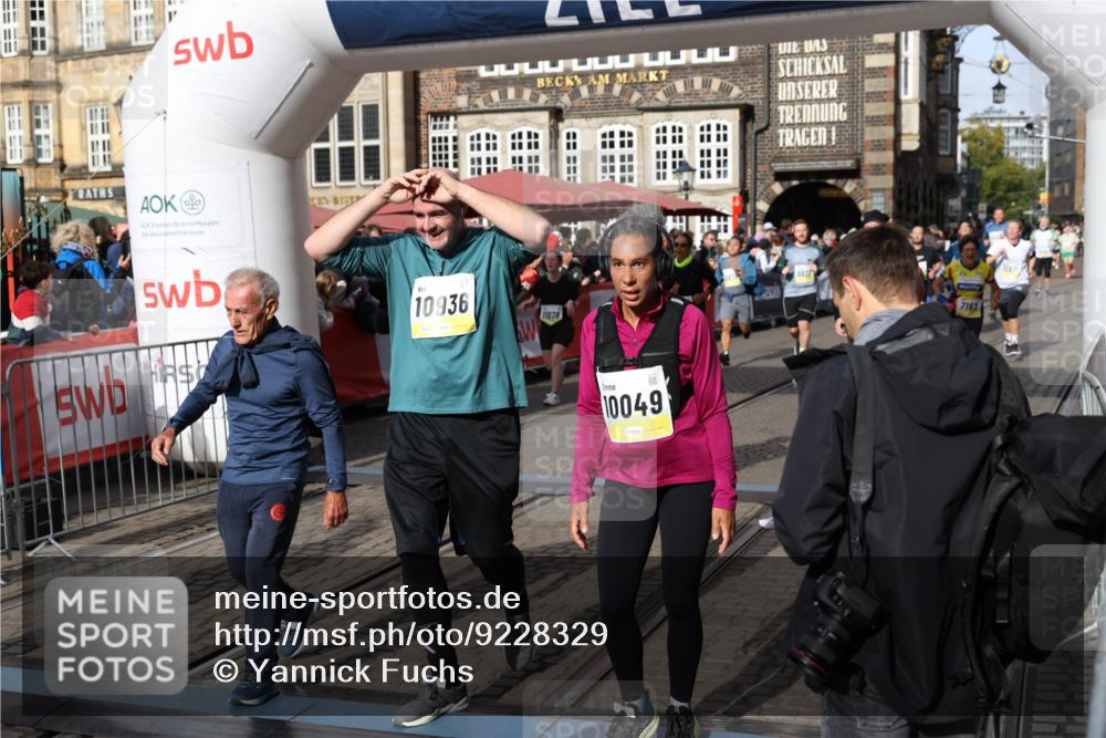 05.10.2025 - 20. swb-Marathon Bremen Yannick Fuchs http://msf.ph/oto/9228329 05.10.2025 10:58:46 Ziel 7163, 8585, 9359, 9370, 9430, 9472, 9529, 9622, 9714, 9766, 9913, 10049, 10261, 10285, 10513, 10527, 10591, 10679, 10871, 10936, 10988, 11078 meine-sportfotos.de