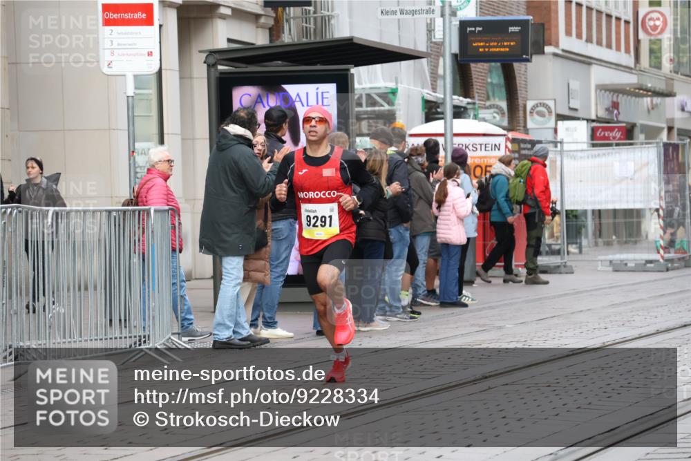 05.10.2025 - 20. swb-Marathon Bremen Strokosch-Dieckow http://msf.ph/oto/9228334 05.10.2025 10:31:33 Ziel 9291, 11201, 9291, 11201 meine-sportfotos.de
