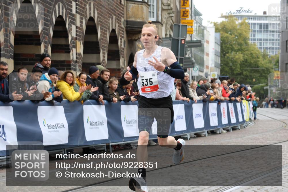 05.10.2025 - 20. swb-Marathon Bremen Strokosch-Dieckow http://msf.ph/oto/9228351 05.10.2025 12:25:55 Ziel 535 meine-sportfotos.de