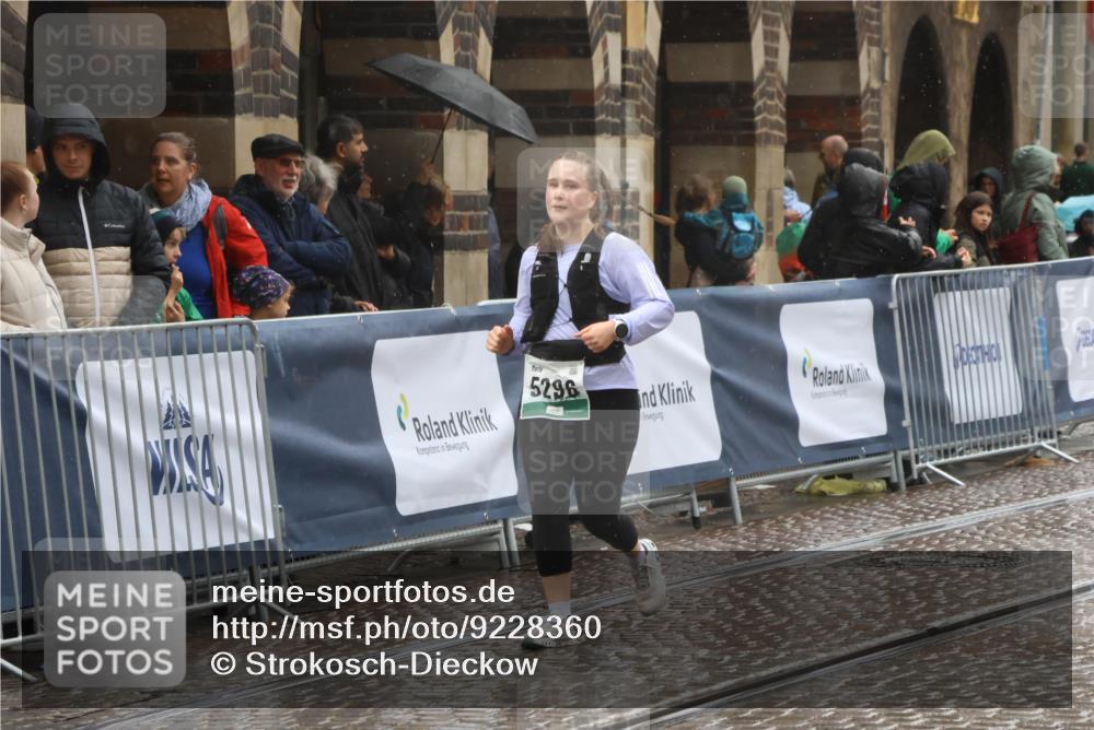 05.10.2025 - 20. swb-Marathon Bremen Strokosch-Dieckow http://msf.ph/oto/9228360 05.10.2025 14:57:06 Ziel 5296, 10181 meine-sportfotos.de