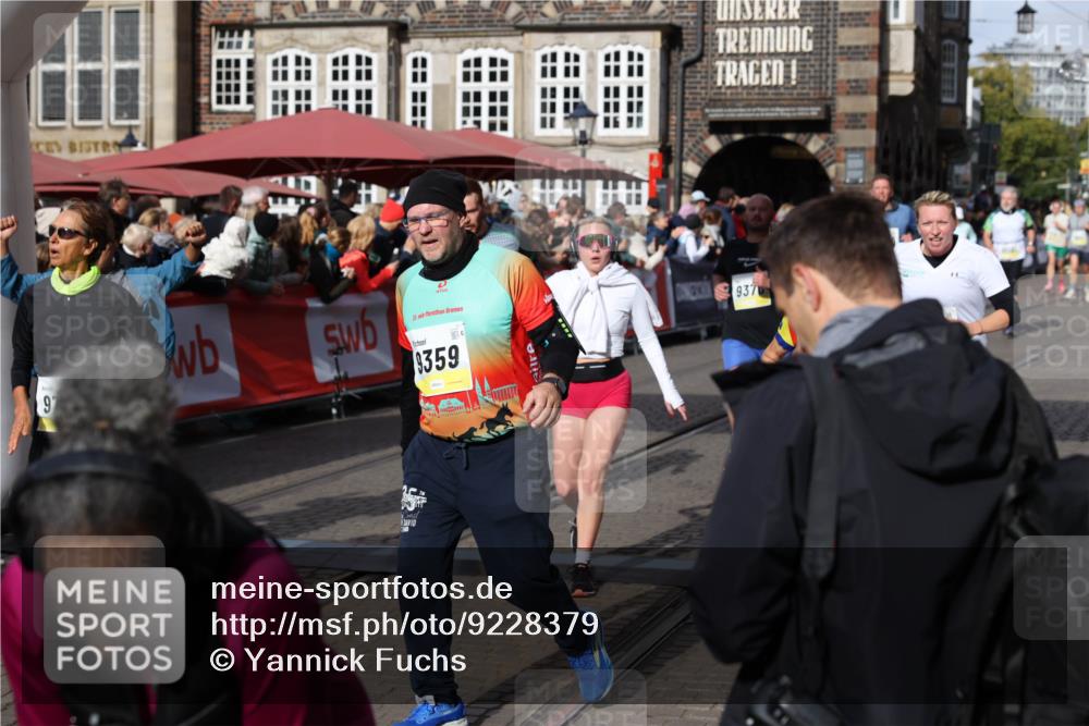 05.10.2025 - 20. swb-Marathon Bremen Yannick Fuchs http://msf.ph/oto/9228379 05.10.2025 10:58:48 Ziel 7163, 8585, 9346, 9359, 9370, 9430, 9472, 9529, 9540, 9622, 9714, 9766, 9913, 10049, 10513, 10527, 10591, 10679, 10871, 10936, 11078 meine-sportfotos.de
