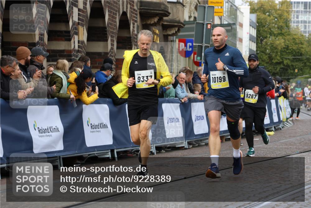 05.10.2025 - 20. swb-Marathon Bremen Strokosch-Dieckow http://msf.ph/oto/9228389 05.10.2025 10:50:32 Ziel 9267, 9299, 9337, 9578, 9986, 10199, 10251, 11062, 11344, 11466, 11660 meine-sportfotos.de