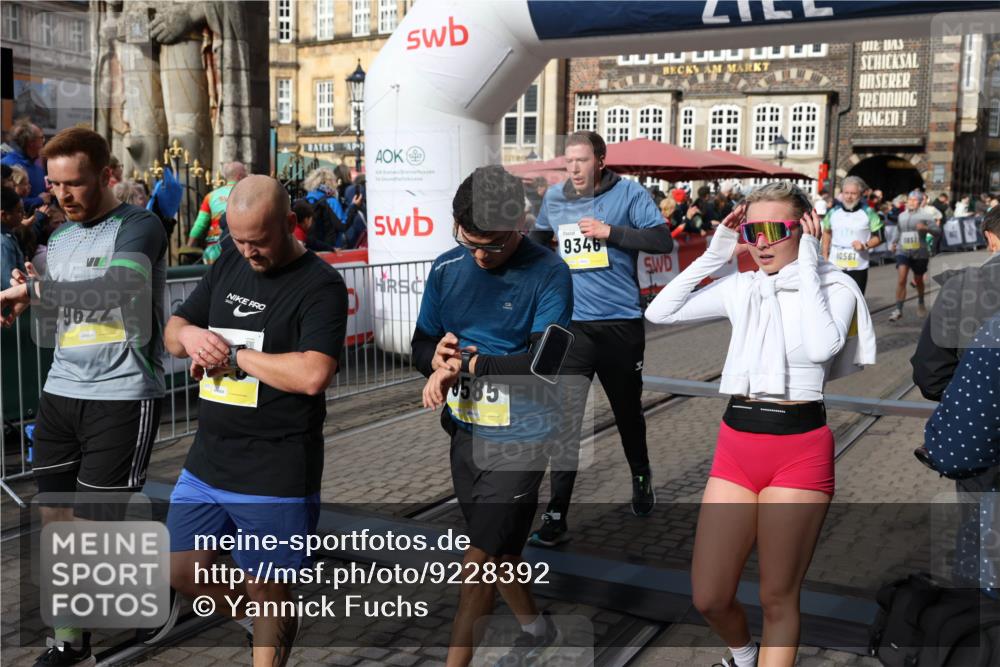 05.10.2025 - 20. swb-Marathon Bremen Yannick Fuchs http://msf.ph/oto/9228392 05.10.2025 10:58:53 Ziel 7163, 8585, 9346, 9359, 9370, 9540, 9622, 9714, 10263, 10561, 10591, 10679, 10871, 11078, 11290, 11651 meine-sportfotos.de