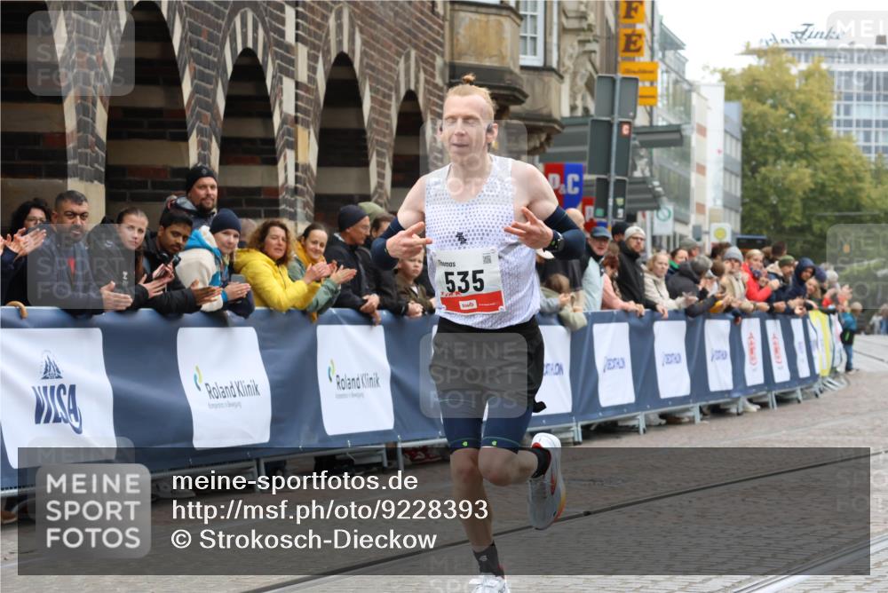 05.10.2025 - 20. swb-Marathon Bremen Strokosch-Dieckow http://msf.ph/oto/9228393 05.10.2025 12:25:55 Ziel 535 meine-sportfotos.de