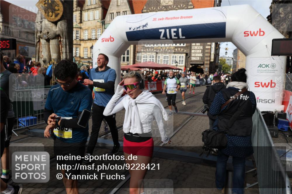 05.10.2025 - 20. swb-Marathon Bremen Yannick Fuchs http://msf.ph/oto/9228421 05.10.2025 10:58:54 Ziel 7163, 8585, 9346, 9370, 9540, 9622, 9714, 10263, 10561, 10591, 10679, 10871, 11078, 11290, 11651 meine-sportfotos.de