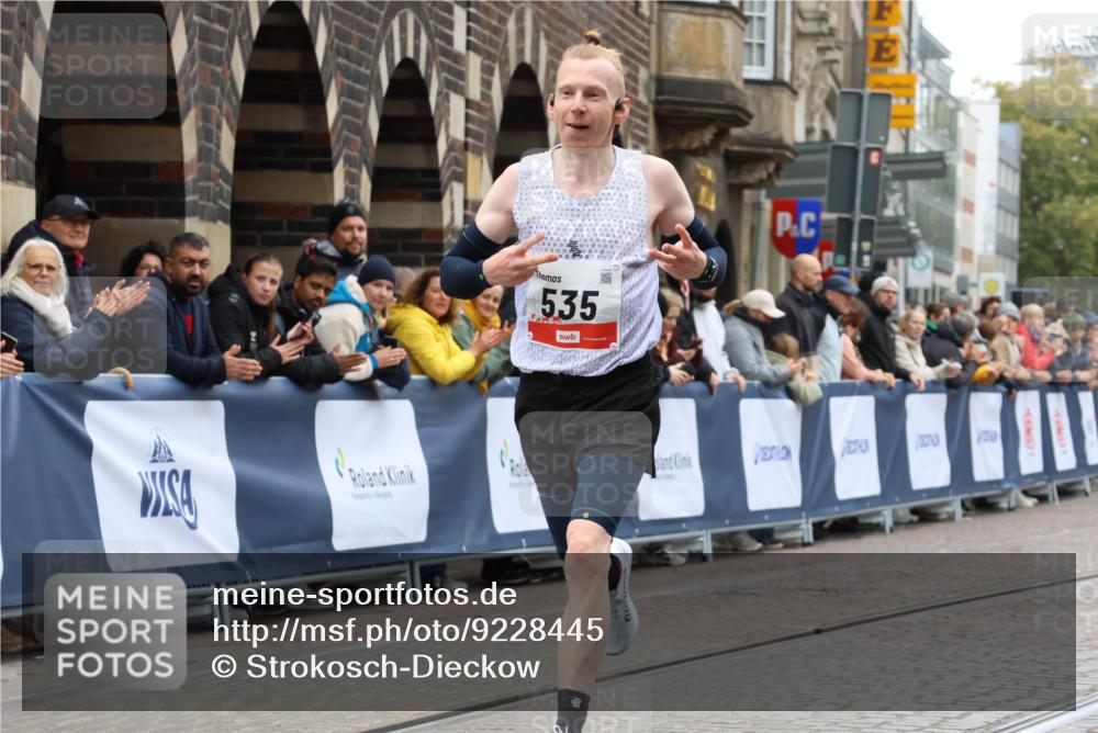 05.10.2025 - 20. swb-Marathon Bremen Strokosch-Dieckow http://msf.ph/oto/9228445 05.10.2025 12:25:55 Ziel 535 meine-sportfotos.de