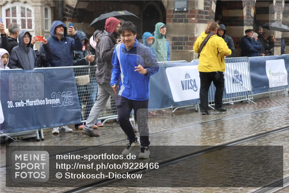 05.10.2025 - 20. swb-Marathon Bremen Strokosch-Dieckow http://msf.ph/oto/9228466 05.10.2025 14:57:43 Ziel 3530 meine-sportfotos.de