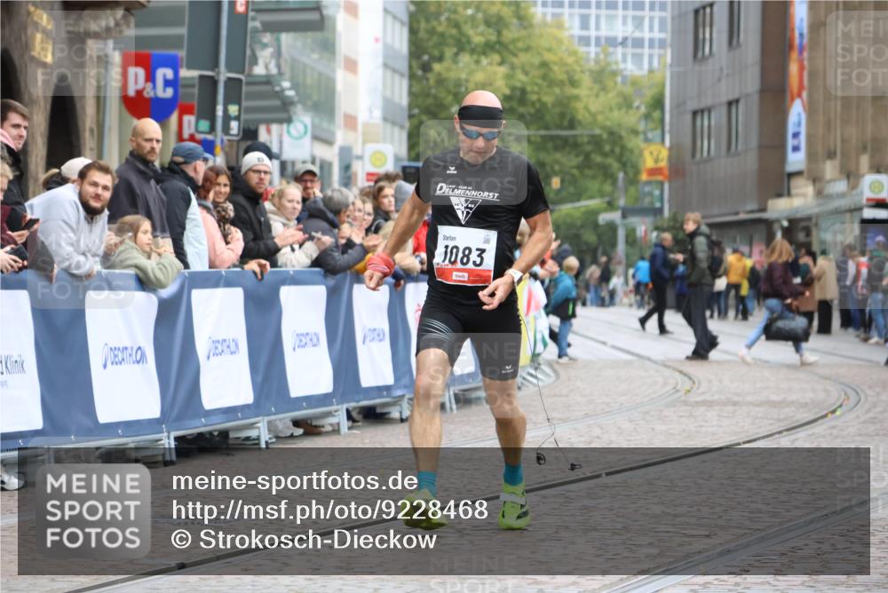 05.10.2025 - 20. swb-Marathon Bremen Strokosch-Dieckow http://msf.ph/oto/9228468 05.10.2025 12:26:09 Ziel 1083 meine-sportfotos.de