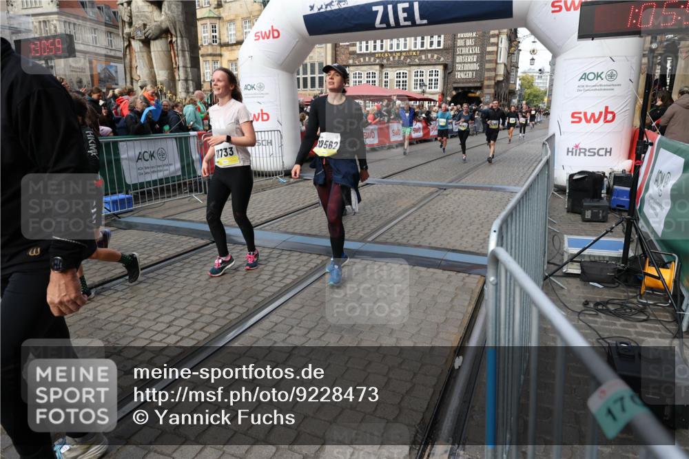 05.10.2025 - 20. swb-Marathon Bremen Yannick Fuchs http://msf.ph/oto/9228473 05.10.2025 11:01:48 Ziel 9269, 9278, 9294, 9432, 9782, 10026, 10030, 10056, 10324, 10370, 10562, 10903, 10904, 11223, 11463, 11732, 11733 meine-sportfotos.de