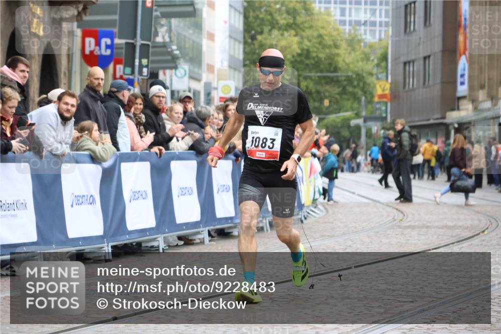 05.10.2025 - 20. swb-Marathon Bremen Strokosch-Dieckow http://msf.ph/oto/9228483 05.10.2025 12:26:09 Ziel 1083 meine-sportfotos.de