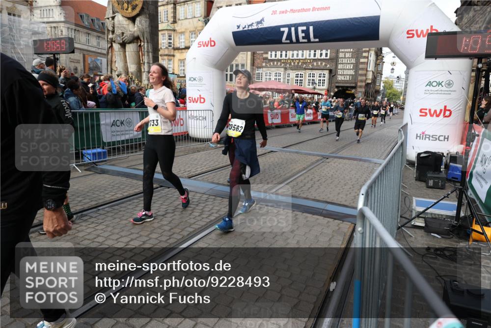 05.10.2025 - 20. swb-Marathon Bremen Yannick Fuchs http://msf.ph/oto/9228493 05.10.2025 11:01:48 Ziel 9269, 9278, 9294, 9432, 9782, 10026, 10030, 10056, 10324, 10370, 10562, 10903, 10904, 11223, 11463, 11732, 11733 meine-sportfotos.de