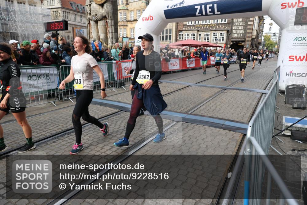 05.10.2025 - 20. swb-Marathon Bremen Yannick Fuchs http://msf.ph/oto/9228516 05.10.2025 11:01:49 Ziel 9189, 9269, 9278, 9294, 9432, 9782, 10026, 10030, 10056, 10324, 10370, 10562, 10903, 10904, 11223, 11463, 11732, 11733 meine-sportfotos.de