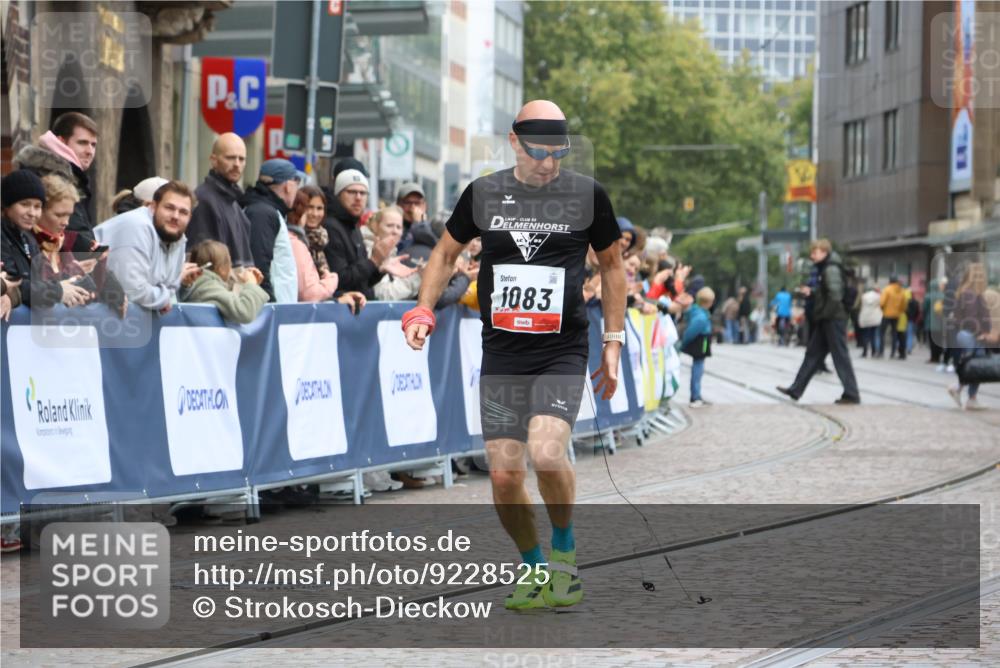 05.10.2025 - 20. swb-Marathon Bremen Strokosch-Dieckow http://msf.ph/oto/9228525 05.10.2025 12:26:09 Ziel 1083 meine-sportfotos.de