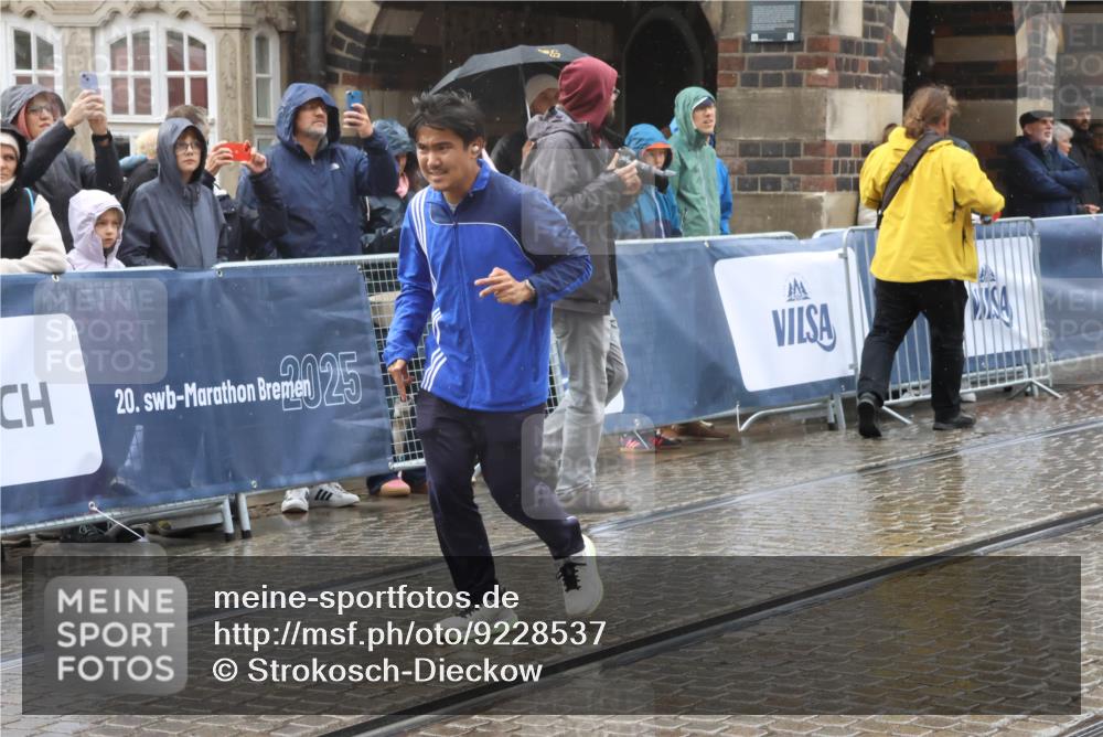 05.10.2025 - 20. swb-Marathon Bremen Strokosch-Dieckow http://msf.ph/oto/9228537 05.10.2025 14:57:43 Ziel 3530 meine-sportfotos.de
