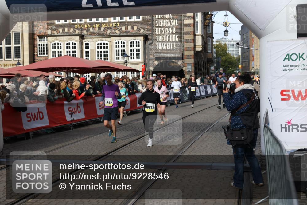 05.10.2025 - 20. swb-Marathon Bremen Yannick Fuchs http://msf.ph/oto/9228546 05.10.2025 10:58:59 Ziel 9349, 9518, 9542, 10080, 10263, 10560, 10561, 11290, 11483, 11612, 11651 meine-sportfotos.de
