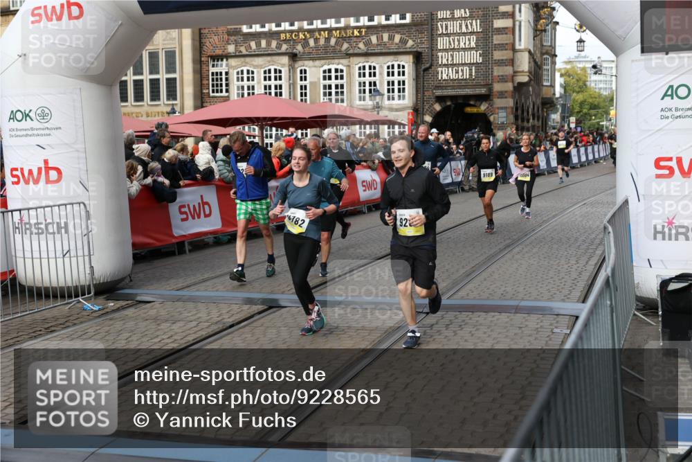 05.10.2025 - 20. swb-Marathon Bremen Yannick Fuchs http://msf.ph/oto/9228565 05.10.2025 11:01:50 Ziel 9189, 9269, 9294, 9432, 9782, 10004, 10026, 10030, 10370, 10562, 10903, 10904, 11223, 11463, 11732, 11733 meine-sportfotos.de