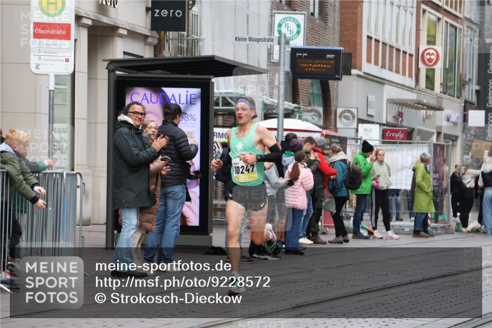 05.10.2025 - 20. swb-Marathon Bremen Strokosch-Dieckow http://msf.ph/oto/9228572 05.10.2025 10:33:20 Ziel 9320, 10247, 11130, 9320, 10247, 11130 meine-sportfotos.de