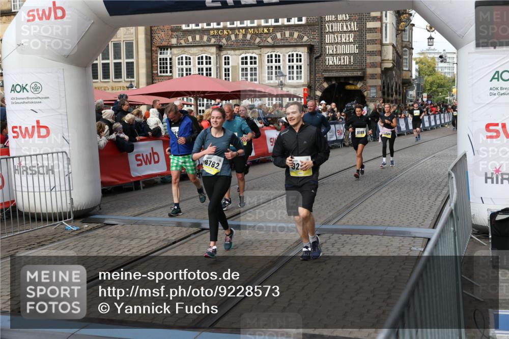 05.10.2025 - 20. swb-Marathon Bremen Yannick Fuchs http://msf.ph/oto/9228573 05.10.2025 11:01:50 Ziel 9189, 9269, 9294, 9432, 9782, 10004, 10026, 10030, 10370, 10562, 10903, 10904, 11223, 11463, 11732, 11733 meine-sportfotos.de