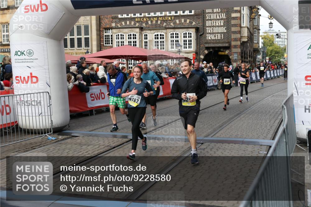 05.10.2025 - 20. swb-Marathon Bremen Yannick Fuchs http://msf.ph/oto/9228580 05.10.2025 11:01:50 Ziel 9189, 9269, 9294, 9432, 9782, 10004, 10026, 10030, 10370, 10562, 10903, 10904, 11223, 11463, 11732, 11733 meine-sportfotos.de