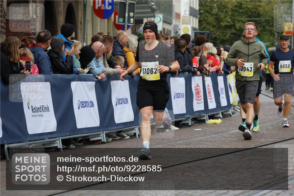 05.10.2025 - 20. swb-Marathon Bremen Strokosch-Dieckow http://msf.ph/oto/9228585 05.10.2025 10:50:39 Ziel 9230, 9299, 9578, 9658, 9742, 9832, 9969, 9986, 10043, 10251, 10279, 10479, 11062, 11451, 11466, 11543, 11661 meine-sportfotos.de