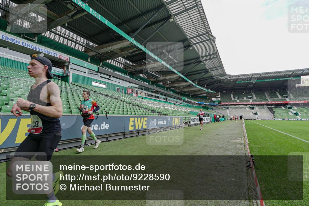 05.10.2025 - 20. swb-Marathon Bremen Michael Burmester http://msf.ph/oto/9228590 05.10.2025 12:33:34 Laufen im Stadion 121, 218, 307, 363, 369, 474, 746, 838, 850, 900, 1070, 1360, 1372, 1494, 1617, 1889, 1913, 1928, 2000, 2267, 4251, 5640, 6957, 7259, 8550, 8582, 9046, 650, 664, 2033, 2682 meine-sportfotos.de