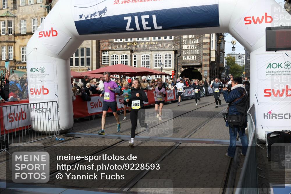 05.10.2025 - 20. swb-Marathon Bremen Yannick Fuchs http://msf.ph/oto/9228593 05.10.2025 10:59:00 Ziel 9349, 9518, 9542, 10080, 10263, 10560, 10561, 11290, 11483, 11612, 11651 meine-sportfotos.de